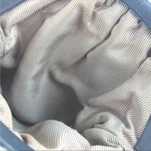 Burberry Kiss Lock Coin Purse with Chain Wrist strap - Picture 8 of 10